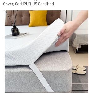 Luxury Mattress Cover with Removable White Design